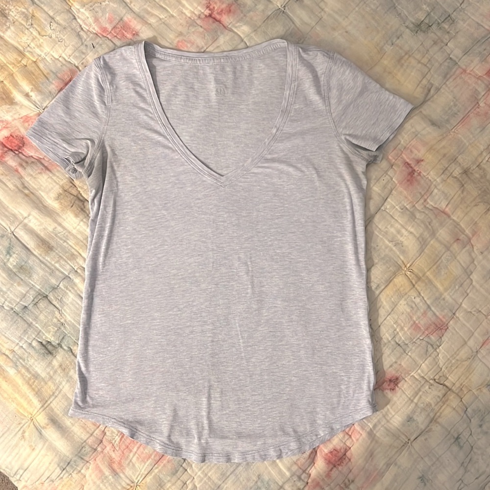 lululemon tee